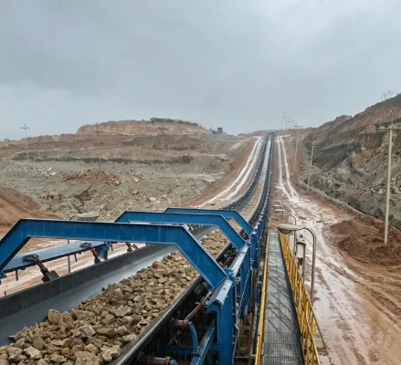 ¿Cómo mantener los transportadores mineros funcionando de forma segura durante la temporada de lluvias?